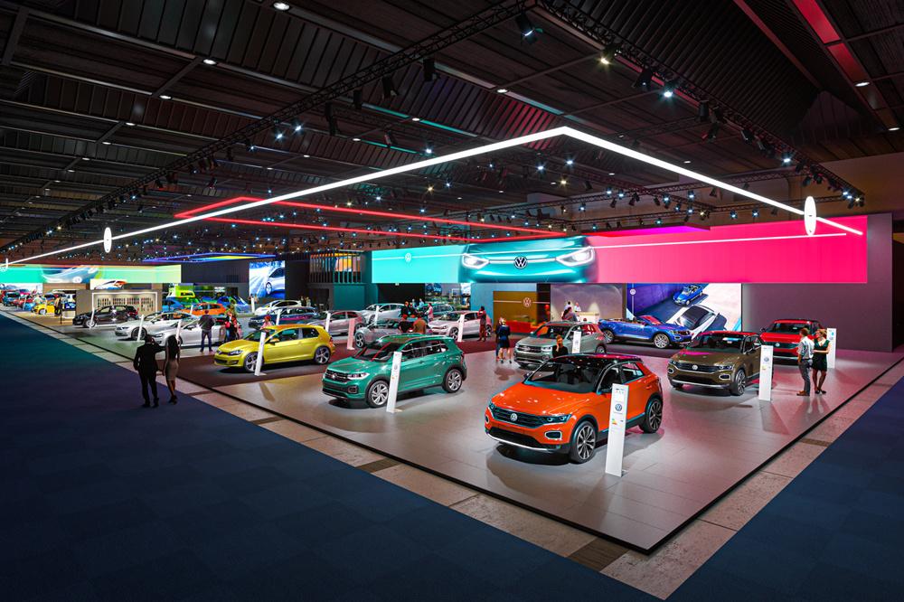 De VW-stand in paleis refereert aan de nieuwe huisstijl van het merk.
