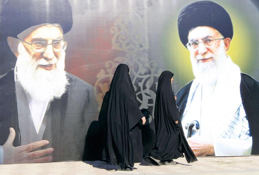 DE RAHBAR Alle macht zit geconcentreerd bij de geestelijke leider. Al 29 jaar is die positie in handen van Ali Khamenei, die in 1989 Ruhollah Khomeini opvolgde.