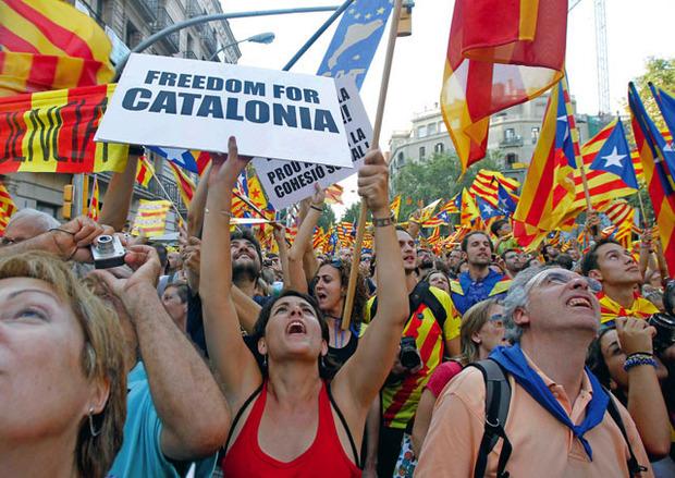 BARCELONA: Catalanen trekken door de straten van Barcelona onder het motto 'Catalonië, een nieuwe staat in Europa'. 