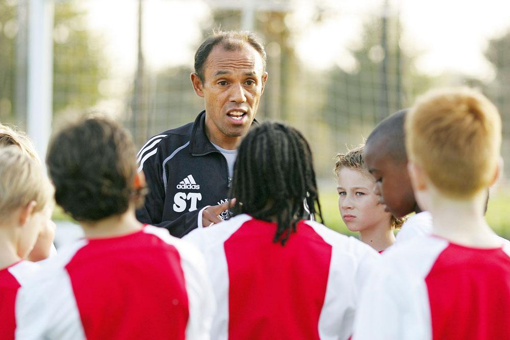 Als jeugdtrainer bij Ajax 'Wie zanikt over de jeugd van tegenwoordig krijgt met mij te doen, want die jongens hebben het heus niet makkelijk.'