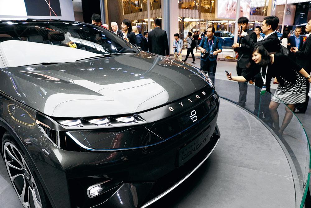 Byton, de nieuwe Chinese elektrische auto. Het ultrasnelle mobiele netwerk 5G is cruciaal voor succesvolle zelfrijdende auto's.