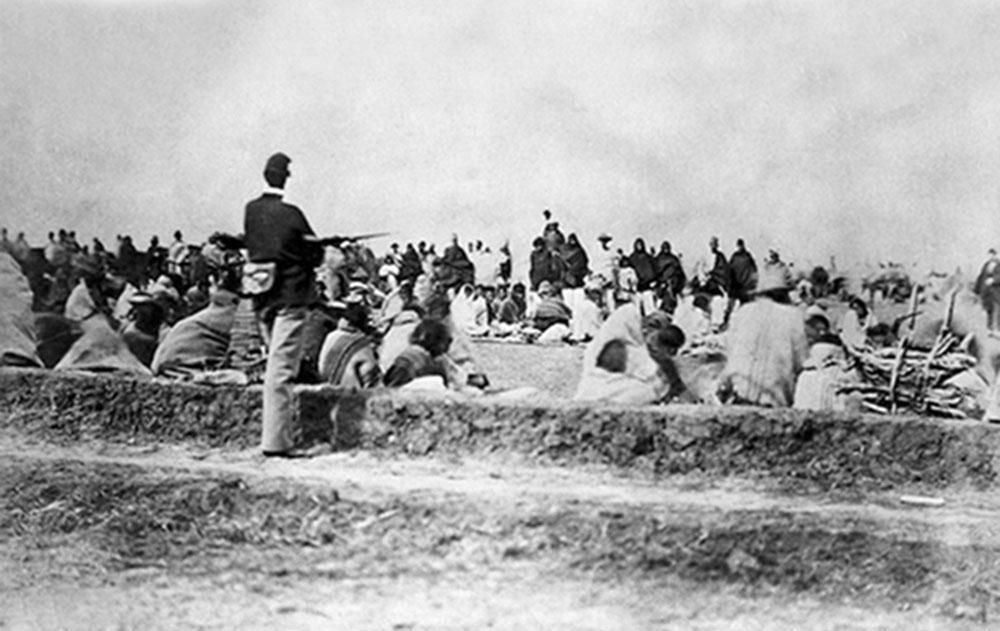 LONG WALK (1864) EN HET VERDRAG VAN 1868 Honderden Navajo stierven tijdens de deportatie naar New-Mexico.