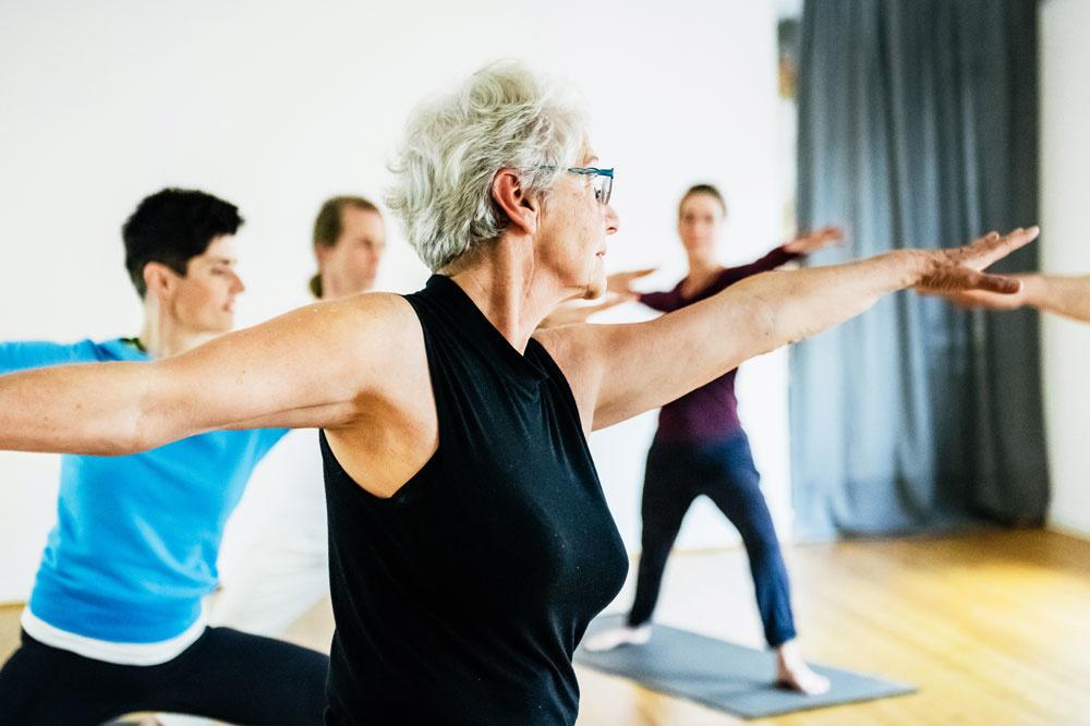 Een nuchtere kijk op yoga: wat doet het écht met lichaam en geest?