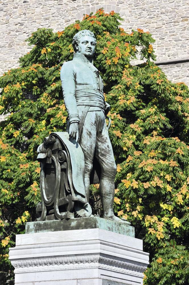 Standbeeld van Lieven Bauwens (1769-1822) in Gent. Napoleon bracht bij zijn doortocht een bezoek aan de fabriek van deze belangrijke industrieel.