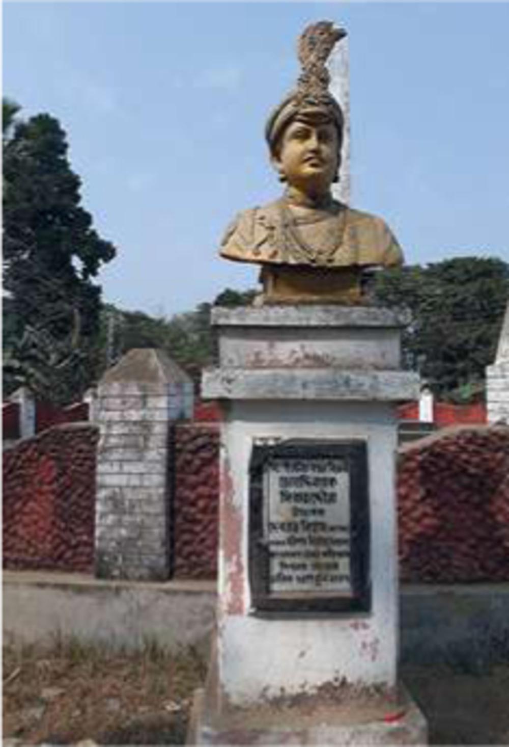 Monument ter ere van Suraj-ud-Daula op het voormalige slagveld van Plassey.