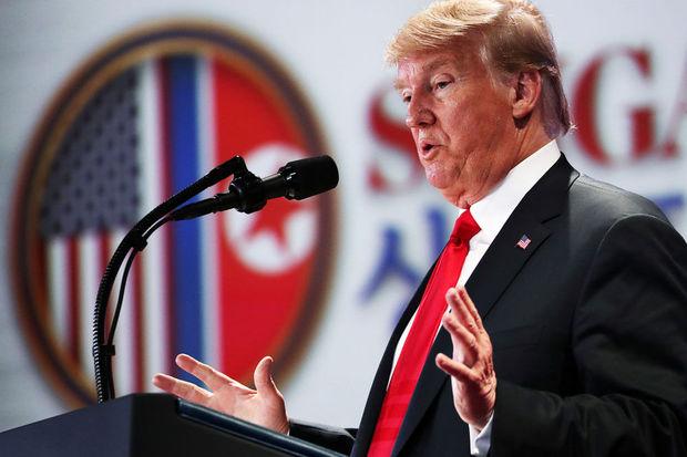 Donald Trump op een persconferentie na de top met Kim Jong-un