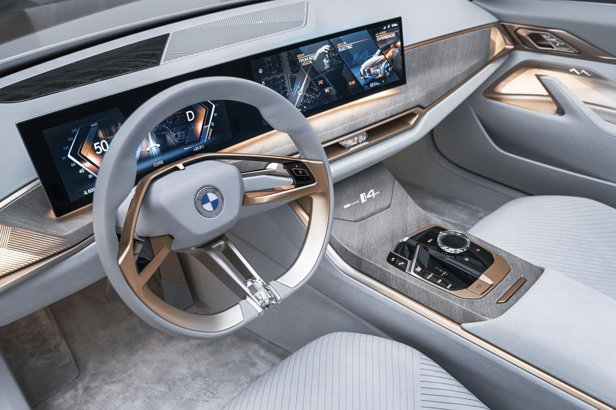 Het futuristisch ogende intererieur van de BMW Concept i4 doet de concurrentie naar adem happen P90384992-highRes.jpg