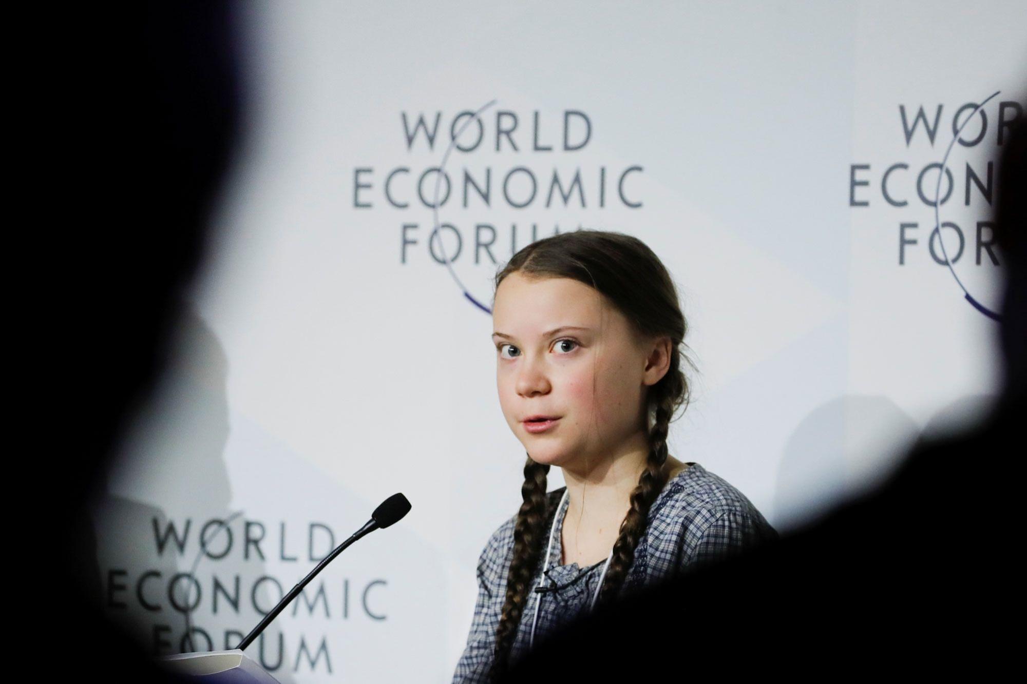 Greta Thunberg (16) kreeg op haar elfde de diagnoses autismespectrumstoornis en selectief mutisme, maar spreekt vandaag wereldleiders toe als klimaatactiviste. 
