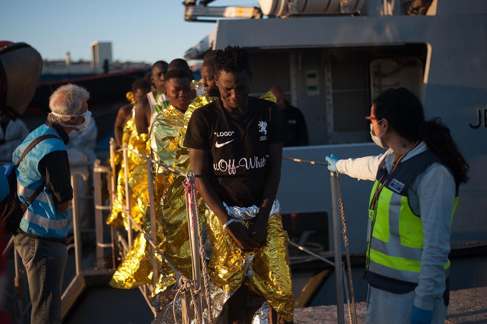 Geredde bootmigranten op 26 oktober 2019 te Malaga, Spanje.