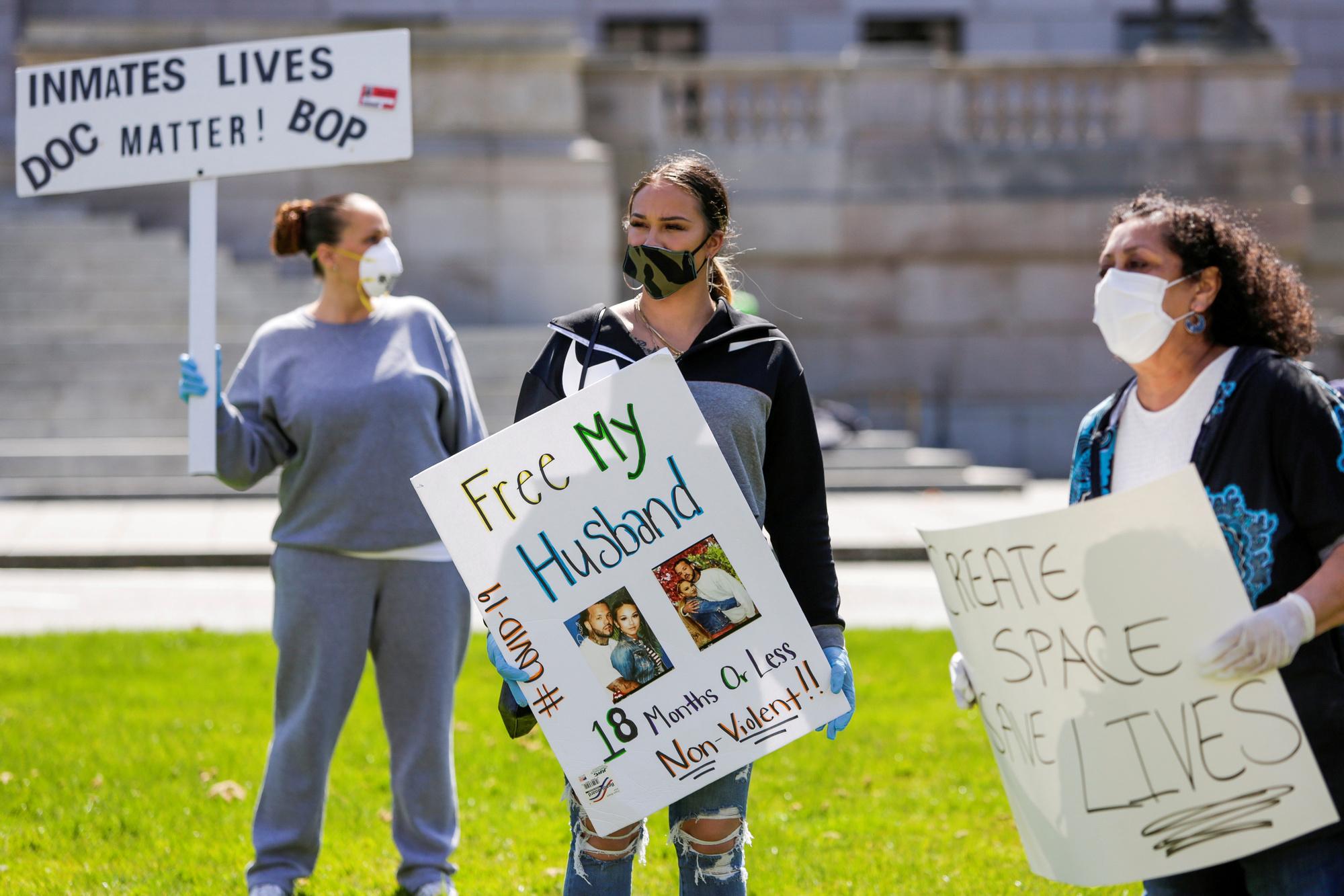 11 april 2020: Actievoerders in de staat Washington eisen de vrijlating van gevangenen tijdens de coronavirus.