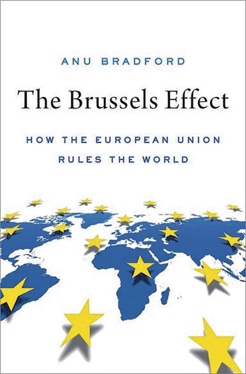 Anu Bradford, The Brussel Effect, How the European Union Rules the World, Oxford University Press, 424 blz., 31,75 euro.