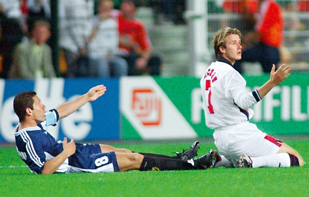 Met David Beckham op het WK '98 Simeone wordt tot op vandaag verafschuwd in Engeland.