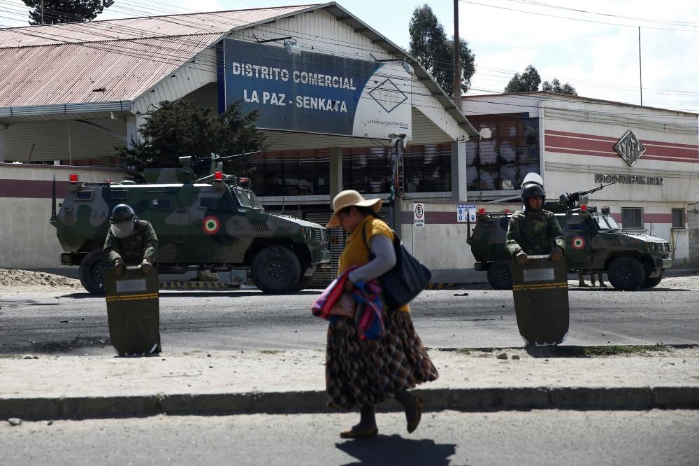 In Bolivia werd het leger erbij geroepen om betogingen neer te slaan. 'Zo ontstaan gemilitariseerde democratieën.' 