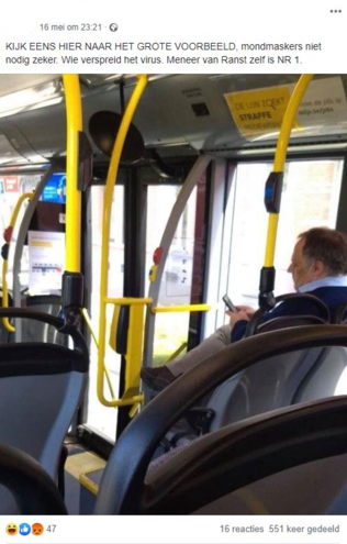 Eén van de berichten op Facebook met de foto van Marc Van Ranst op de bus.