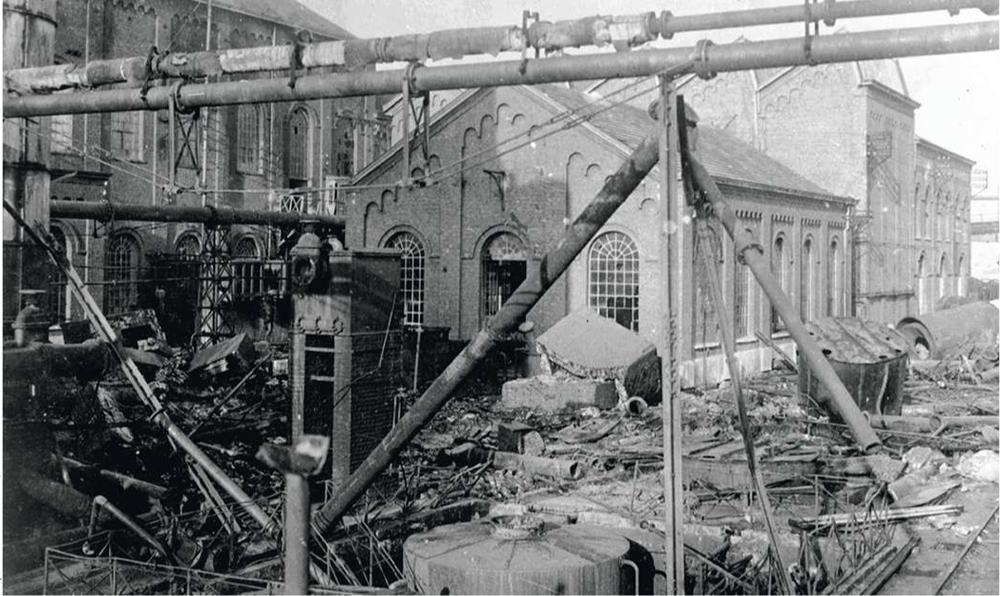 De schade toegebracht door de Duitse bezetter aan de staalfabriek van Cockerill-Sambre in Seraing.