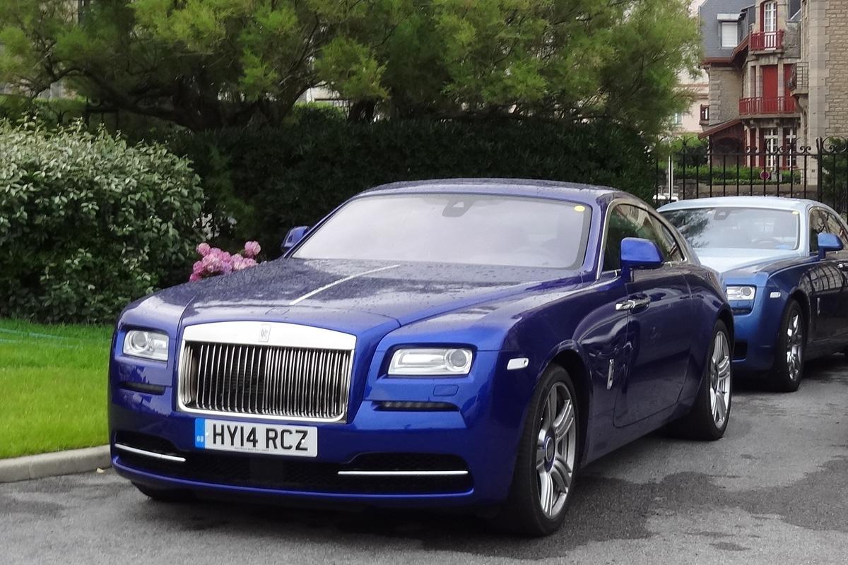 Wie zich een dure Rolls Royce kan veroorloven, ligt niet wakker van 30.000 euro meer voor zijn hebbeding