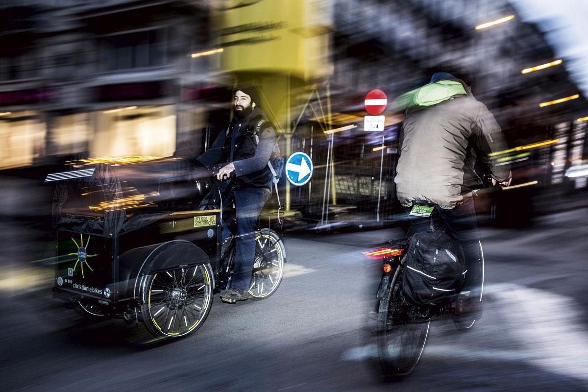 Van wie is de straat? 'Het frame 'fiets versus file' komt de fietslobby goed uit'