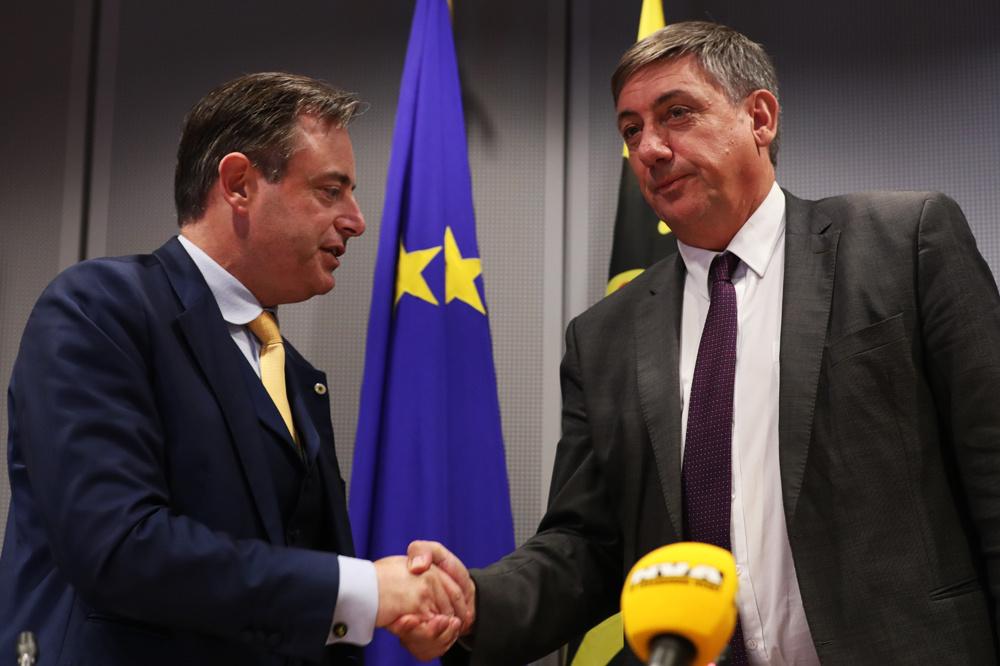 Bart De Wever en Jan Jambon in het Vlaams Parlement, 12 augustus 2019.