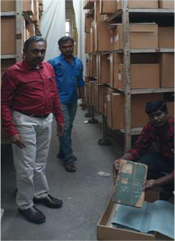 Assistent-Commisioner Preservations, Santhana Gopalan, toont de Dutch Records.