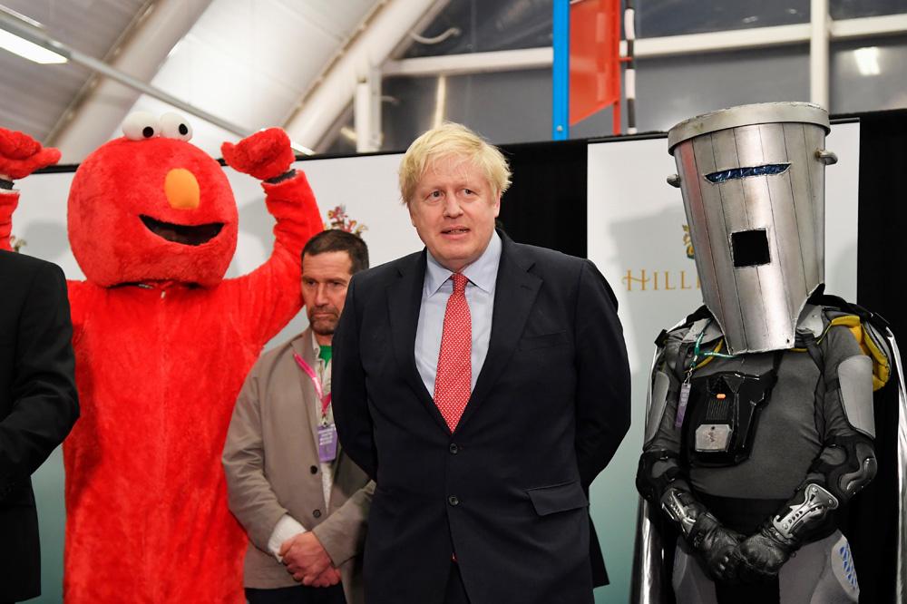 Elmo, Boris Johnson en Lord Buckethead, kandidaten die opkwamen in kiesdistrict Uxbridge.