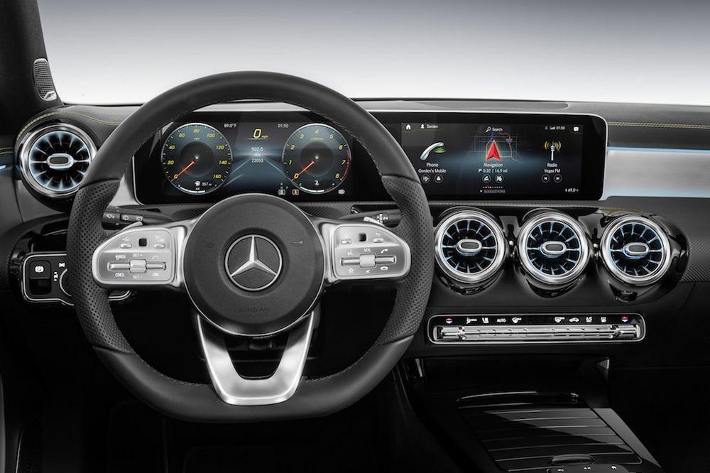 Ook binnenin ondergingen de Mercedes-modellen een verjongingskuur.
