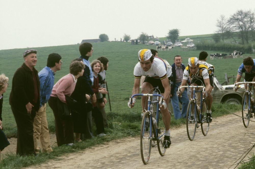 Bernard Hinault tijdens Parijs-Roubaix 1981