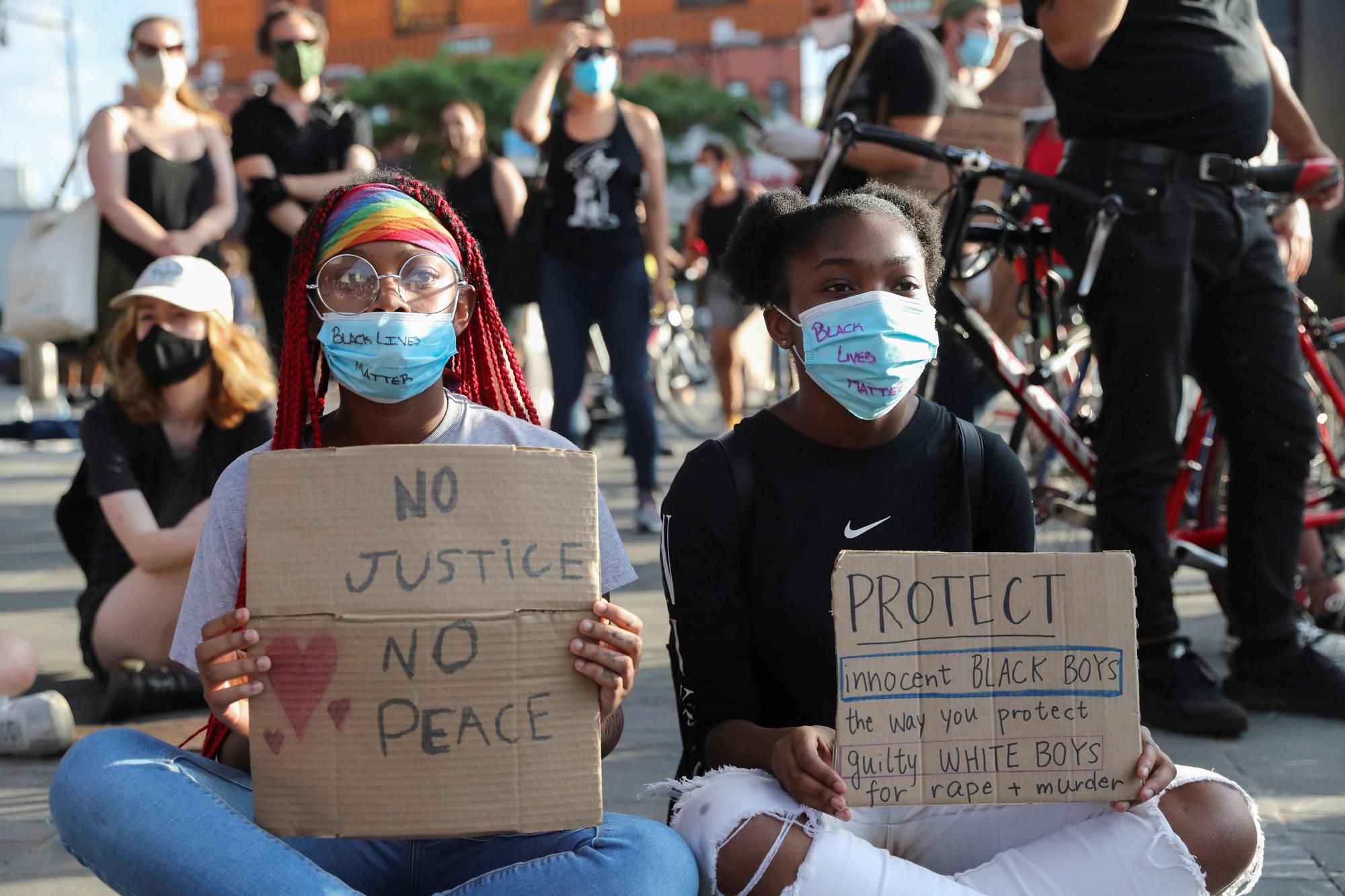Tussen de demonstranten in New York: 'Het voelt alsof we de jaren zestig herleven'