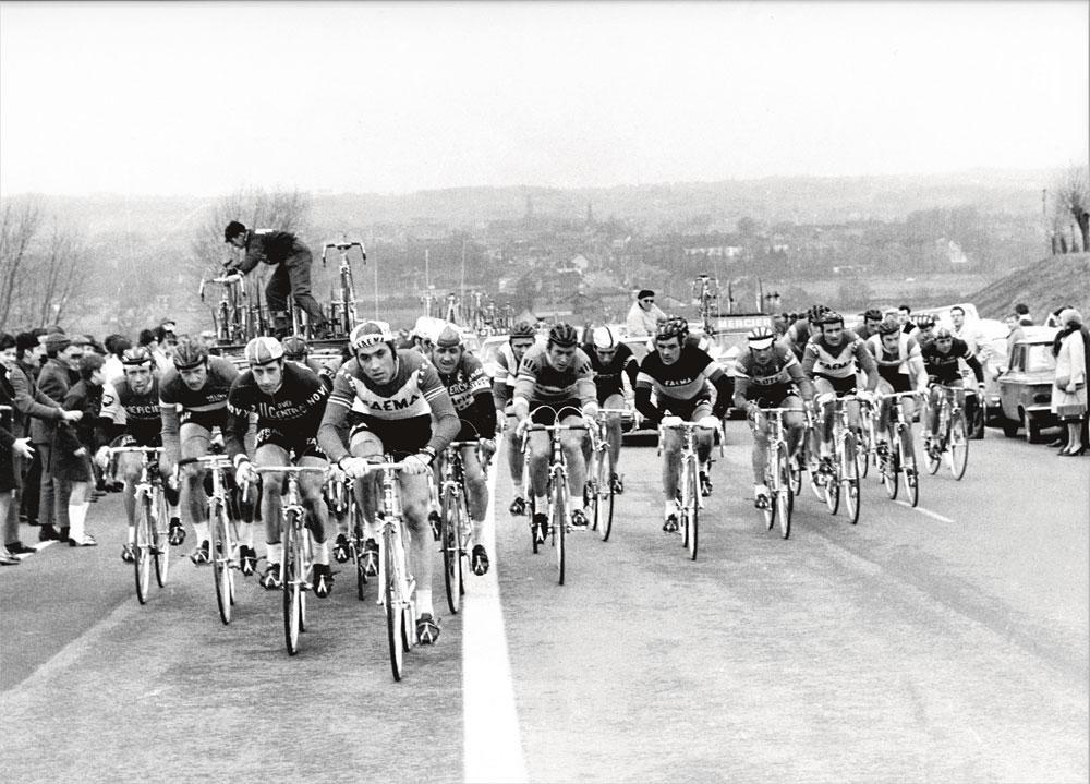 Ronde van Vlaanderen 1969 De grote Eddy Merckx-show begon op 170 kilometer van de aankomst.