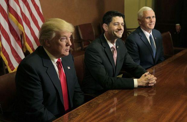 Donald Trump met speaker Paul Ryan en Mike Pence