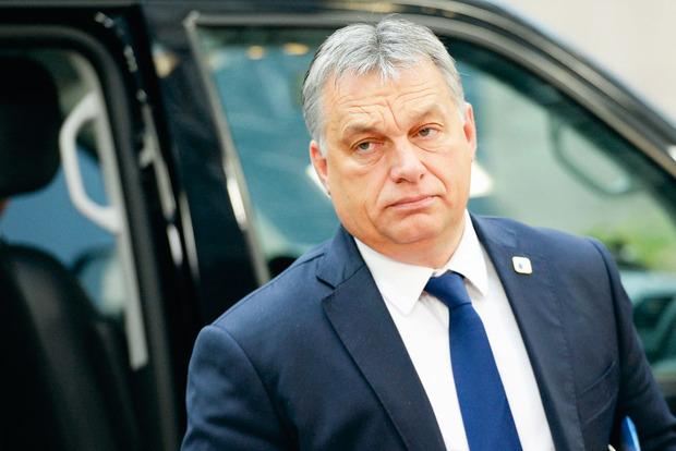 Viktor Orban: 'Heel Europa begint in te zien dat hij gelijk heeft.'