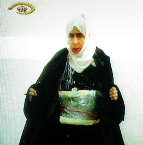 Sajida al-Rishawi werd na haar aanhouding gefilmd met bomgordel om