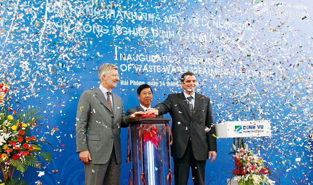 In 2012 bezocht kroonprins Filip het Vietnamese havenproject.