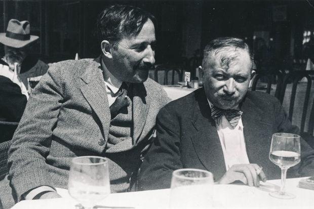 Joseph Roth (R), auteur van het onsterfelijke 'Radetskymars' met boezemvriend Stefan Zweig (L).