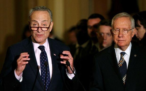 Chuck Schumer (links) volgt Harry Reid op als baas van de Democraten in de Senaat