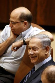Yaalon (boven) en Netanyahu