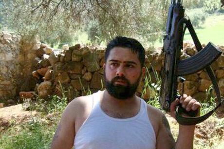 Idris met een machinegeweer in Afrin, Syrië