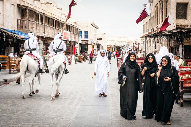 Doha, de hoofdstad van Qatar: 'Zolang er geen militaire ingreep komt, kunnen de Qatarezen de blokkade gemakkelijk uitzweten.' 