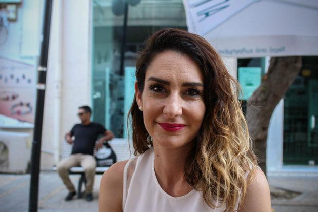 Esra Aygin, Turks-Cypriotische journaliste en activiste.