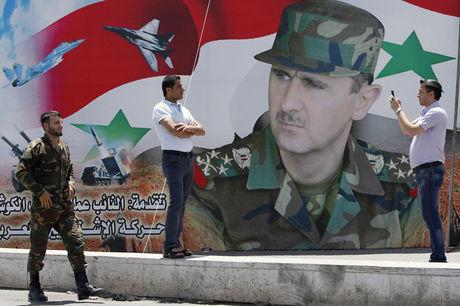 De huidige Syrische president Bashar al-Assad. De oppositie en een reeks westerse landen bestempelen de verkiezingen in Syrië als 'ondemocratisch'.