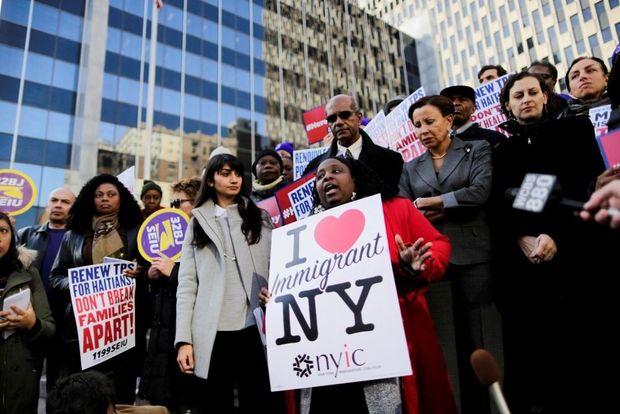 Haïtiaanse immigranten en sympathisanten protesteren tegen de beëindiging van de TPS-verblijfsvergunning voor Haïtianen in de VS, Manhattan, 21 november 2017. 