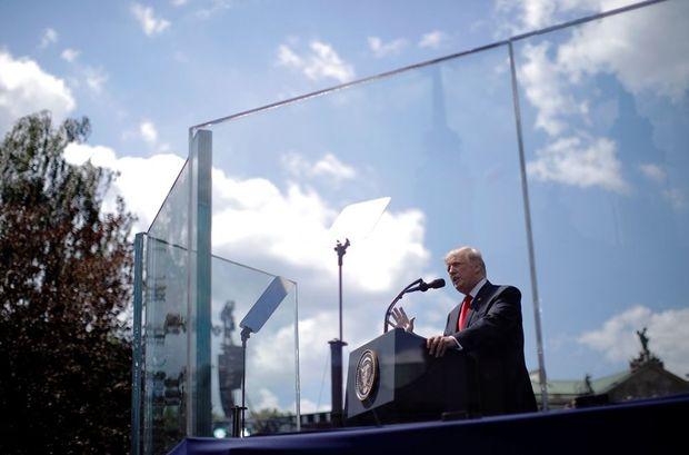 Donald Trump achter beschermend glas, 6 juli 2017.