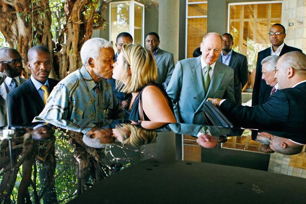 Zelda La Grange over de morele erfenis van Nelson Mandela: 'Dit is niet wat hij voor zijn volk wilde'