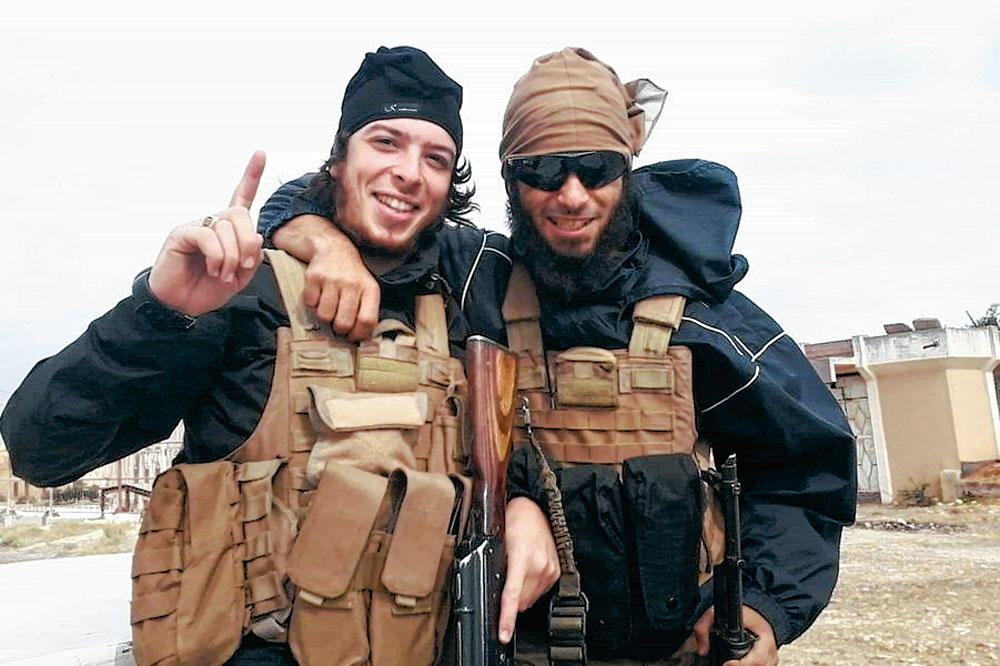 Tarik Jadaoun (rechts), de terrorist uit Verviers, zou nu in de gevangenis zitten in Irak.