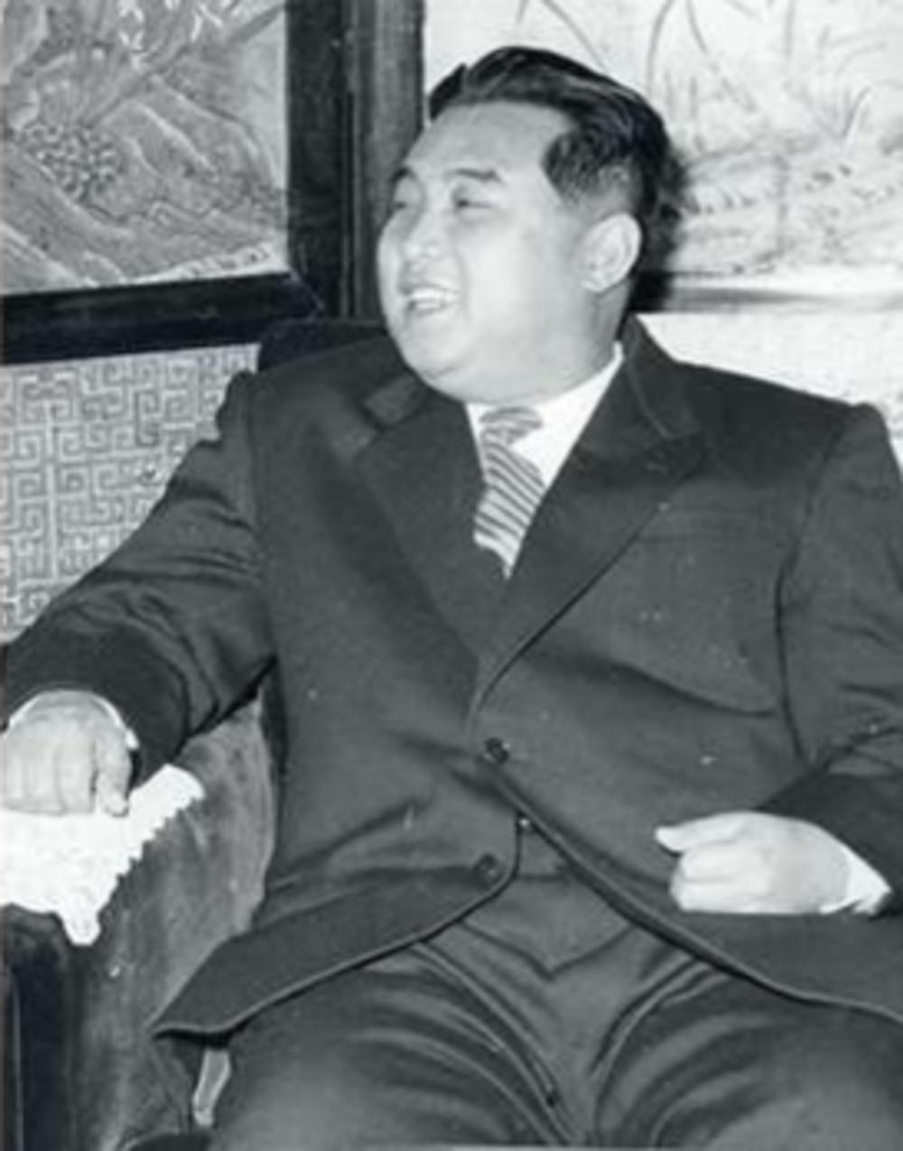 Kim Il-Sung is voorzitter van de Koreaanse Arbeiderspartij en sinds 1948 Noord-Koreaans regeringsleider; beraamt met Stalins hulp de aanval op Zuid-Korea.