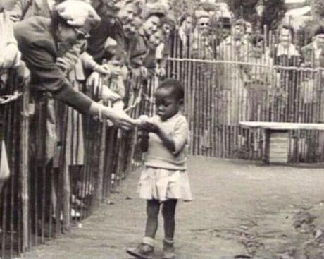 In 1958 was het nog mogelijk dat een Afrikaans meisje werd gevangen gehouden en tentoongesteld in een menselijke dierentuin in Brussel