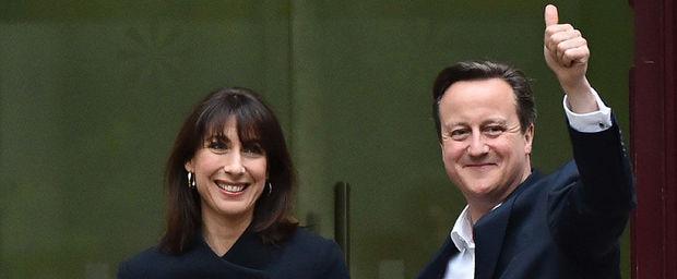 David Cameron en zijn vrouw Samantha op de ochtend na de verkiezingen van 7 mei 2015.