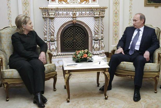 Hillary Clinton met Vladimir Poetin