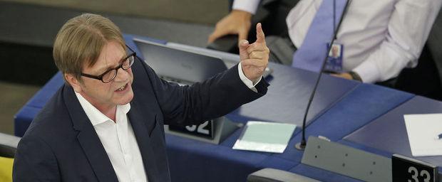 'Beste Guy Verhofstadt, van uw maandloon kunnen 40 Griekse families leven'
