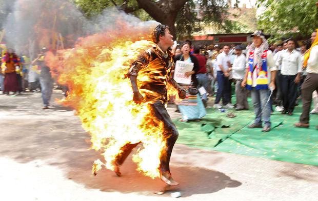 Tibetanen zetten zichzelf in brand als protest tegen de Chinese bezetting