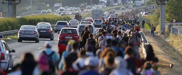 Vluchtelingen op de snelweg